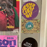 Aufkleber - 9.5x9.5cm Sticker - JESUS LIEBT DICH immer - lila